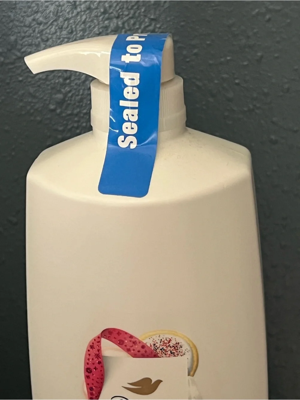 Dove Limited Edition Holiday Treats Big 40 Ounce Sugar Cookie Sprinkle Body Wash